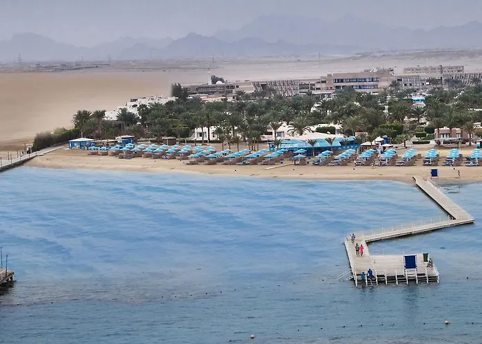 Pharaoh Azur منتجع الغردقة