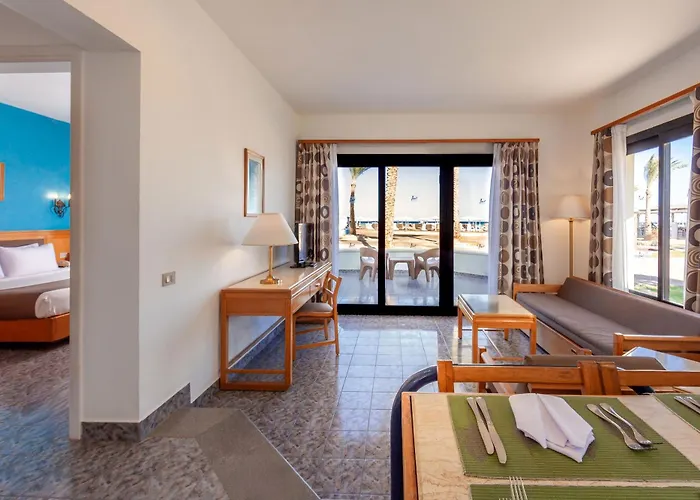 Pharaoh Azur 4* الغردقة