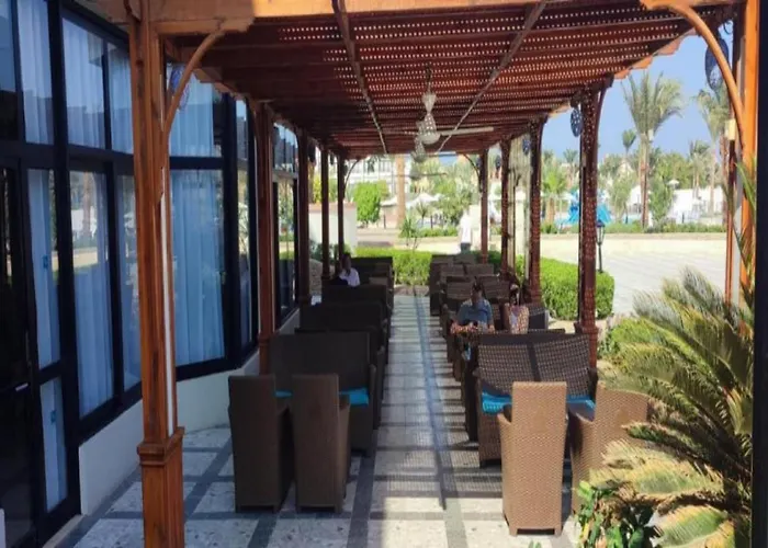 Pharaoh Azur 4* الغردقة